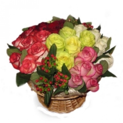 Корзинка "Радуга роз"